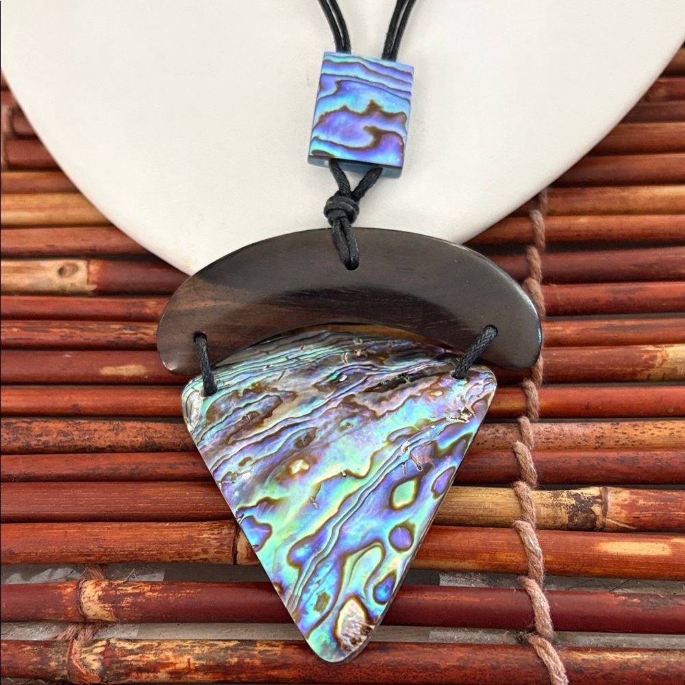 Vibrant Abalone Pendant Shell Triangle Necklace O… - image 2
